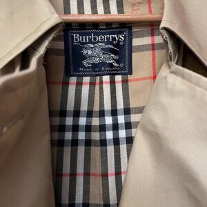 Vintage Burberrys of London Trench Coat - Classic Beige - Made in England